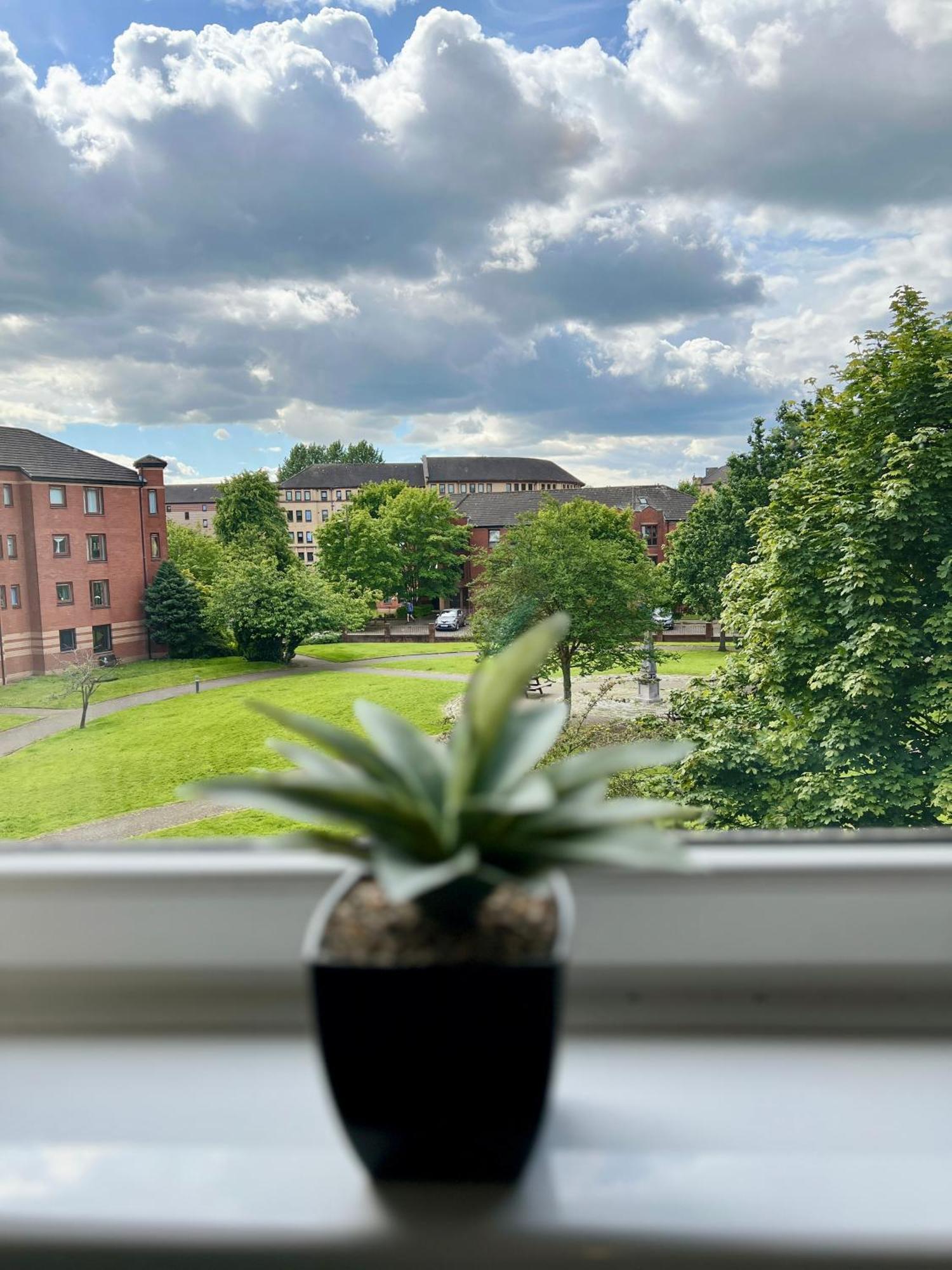 Spacious 2 Bed-Flat In Glasgow City - Free Parking 外观 照片