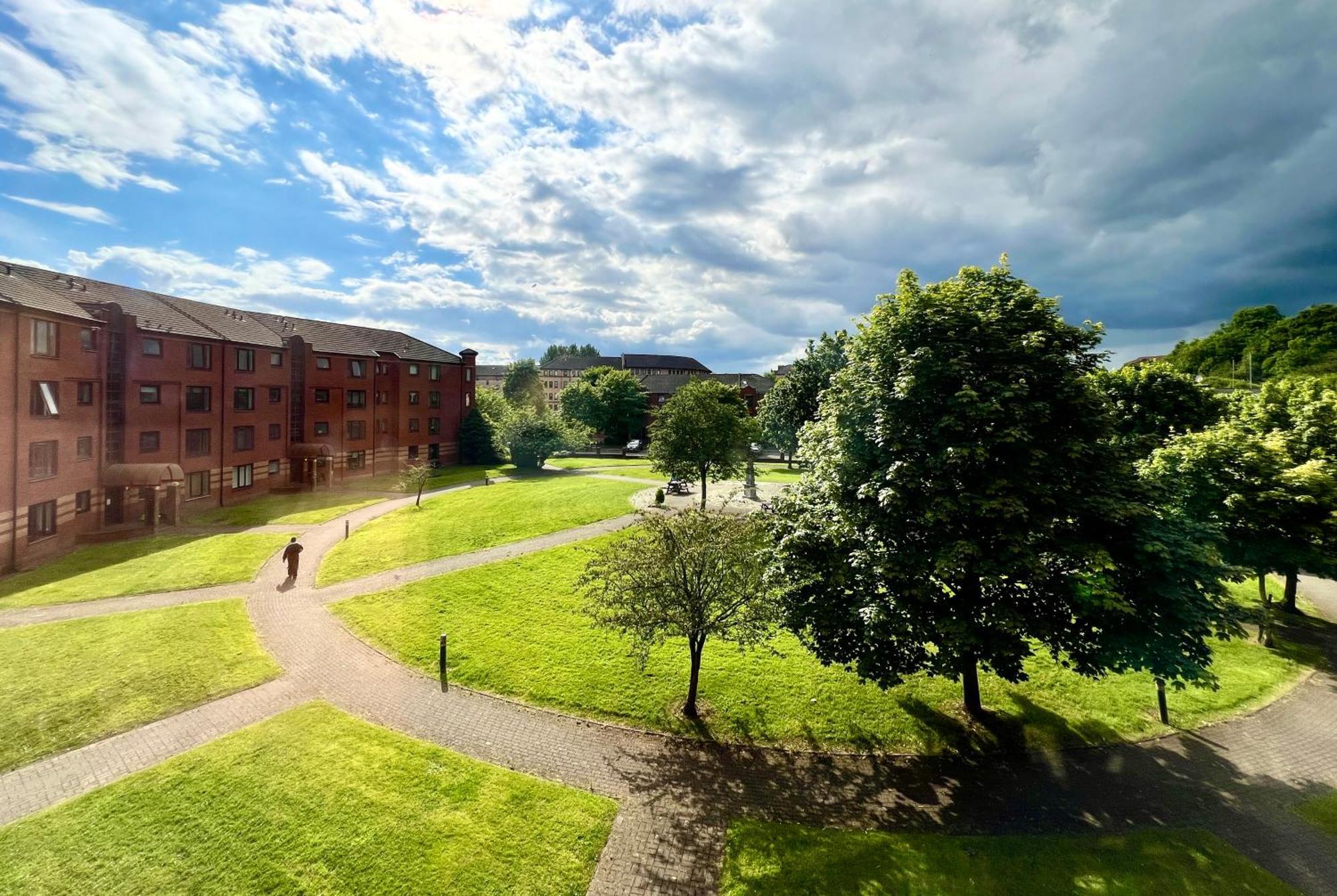 Spacious 2 Bed-Flat In Glasgow City - Free Parking 外观 照片